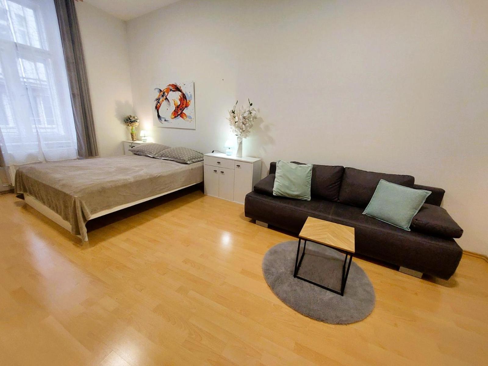 Prostorny Byt V Centru 3 Kk 80 M2 Градец-Кралове Экстерьер фото