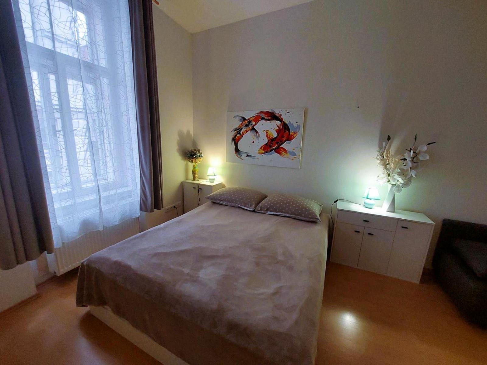Prostorny Byt V Centru 3 Kk 80 M2 Градец-Кралове Экстерьер фото